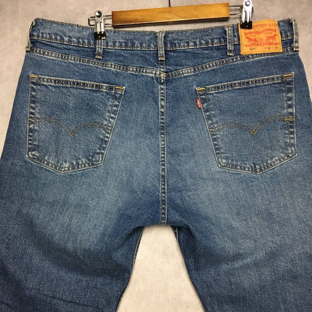 Levis Mens 505 Regular Fit‎ Blue Jeans size 40x30 Zipper Fly Stretch Blend Denim